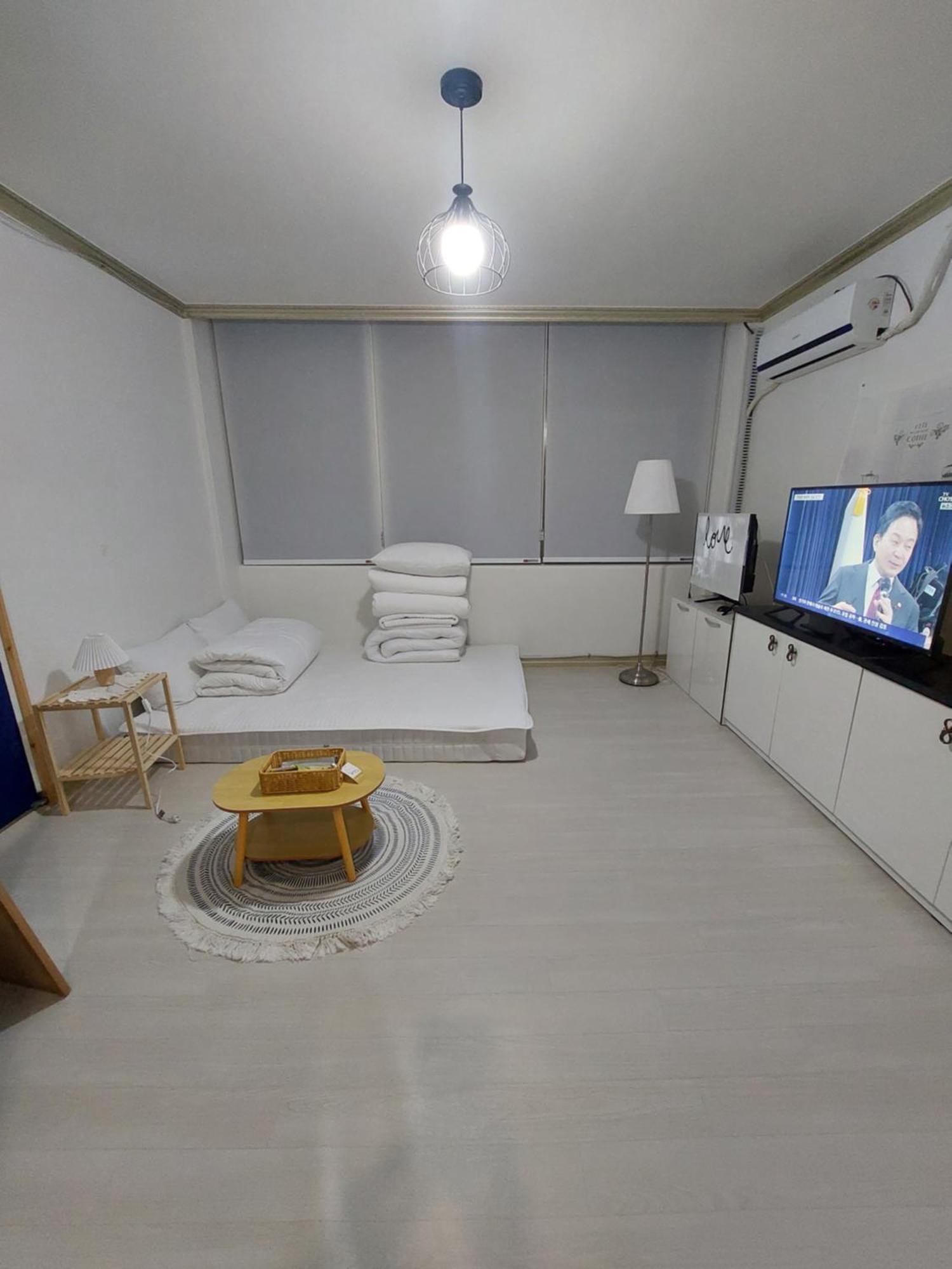 Blau Guesthouse คยองจู ภายนอก รูปภาพ